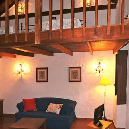 105100 - House In * Santa Lucia